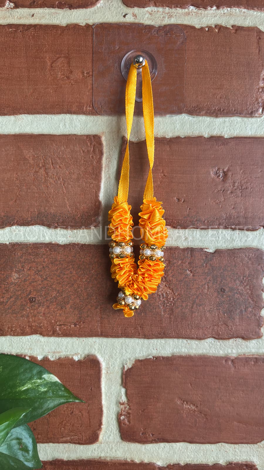 Mini Maalai with Pearl and Gold Detailing